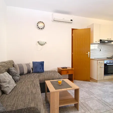 Orange 768 Apartment *