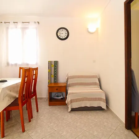 Orange 768 Apartment *