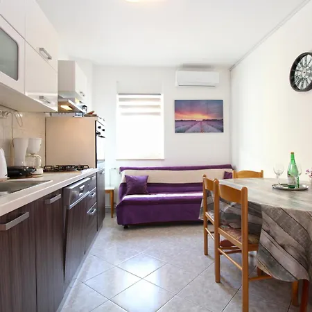 Apartment Orange 768 Fazana