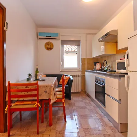 Orange 768 Apartment *