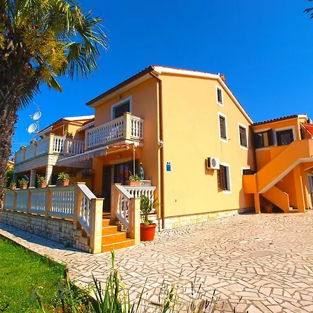 Orange 768 Apartment *