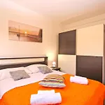 Daire Orange 768 *
