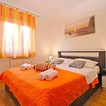 Orange 768 Daire Fažana
