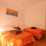 Daire Orange 768