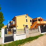 Orange 768 Fažana